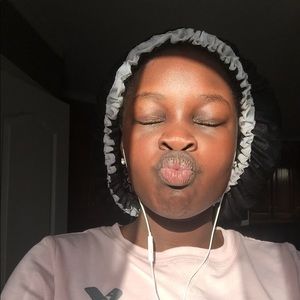 Meet your Posher, Nya